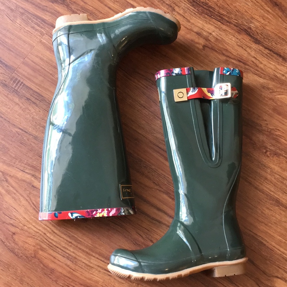 Joules rain boots with side gussets, size 6 US